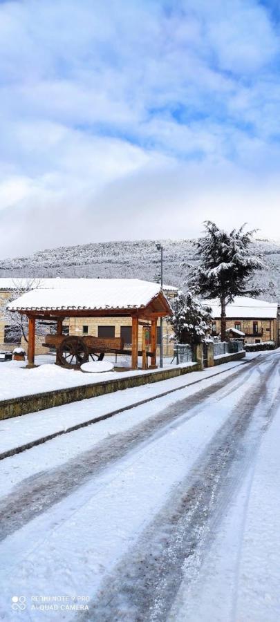 Hostal Rio Duero Molinos de Duero Bagian luar foto