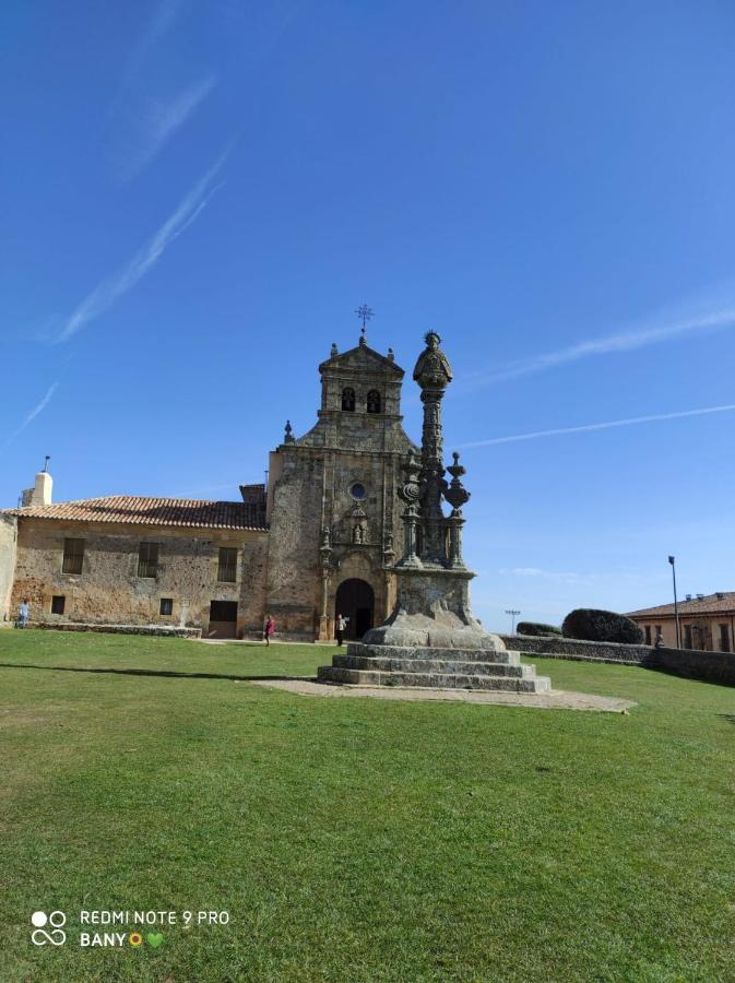 Hostal Rio Duero Molinos de Duero Bagian luar foto