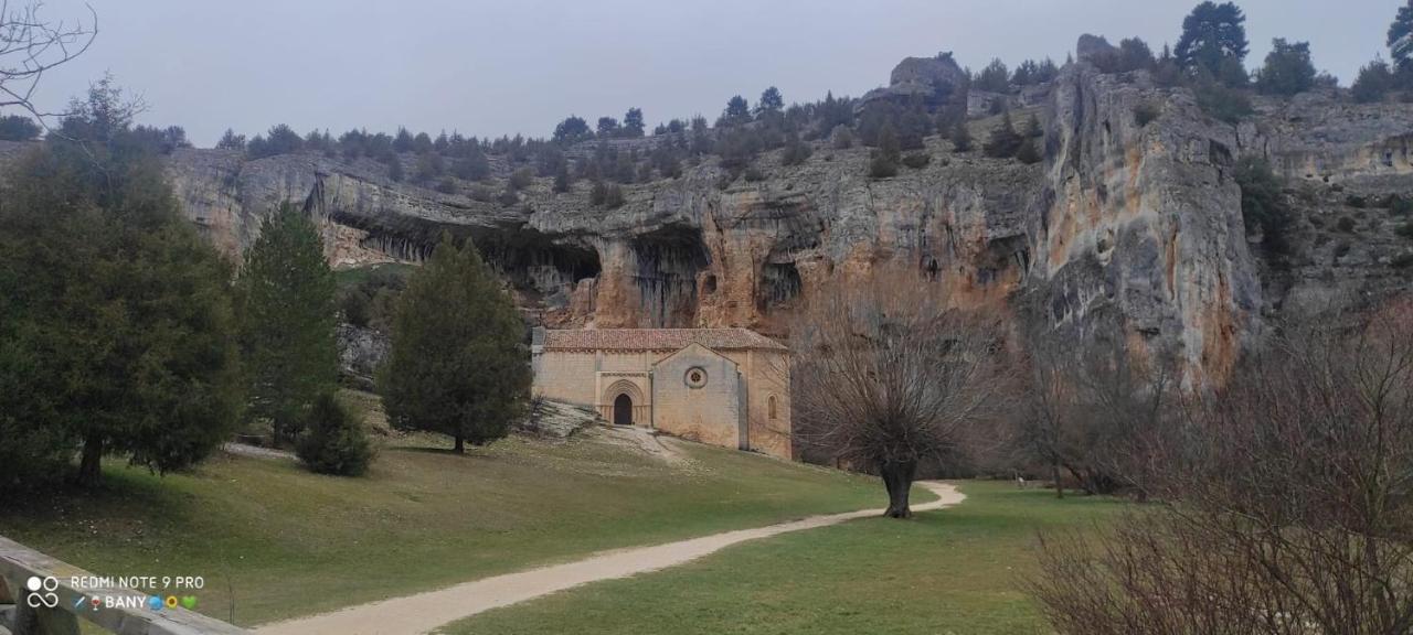 Hostal Rio Duero Molinos de Duero Bagian luar foto